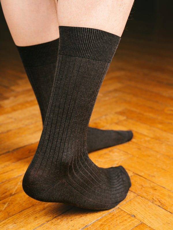 Pétrone chaussettes côtelées mi-mollet en fil d'Ecosse italien gris hommes