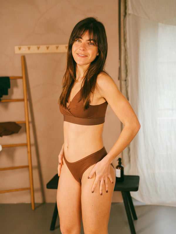 Pétrone culotte échancrée chocolat femme