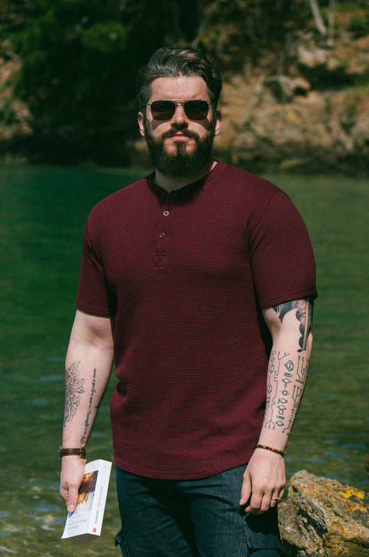 Pétrone Henley cormac manches courtes coton bio Tencel bordeaux foncé homme