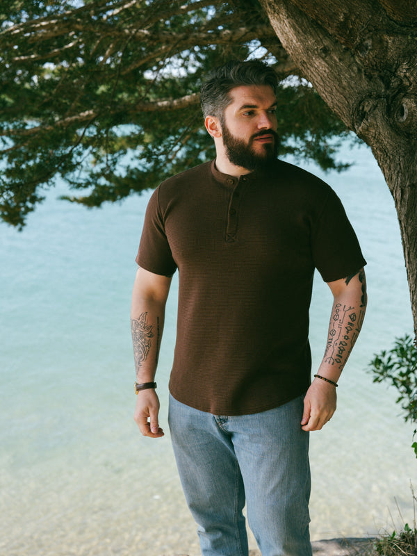 Pétrone Henley cormac manches courtes coton bio Tencel marron homme