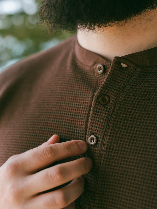 Pétrone Henley cormac manches courtes coton bio Tencel marron homme