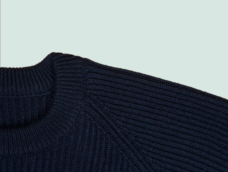 Pétrone Pull Réconfortant bleu marine homme zoom