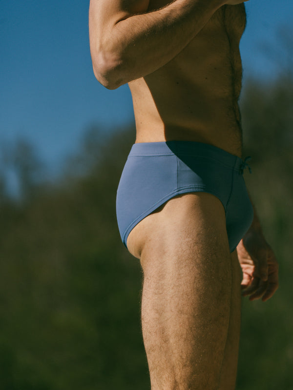 Pétrone slip bain econyl bleu céruléen homme