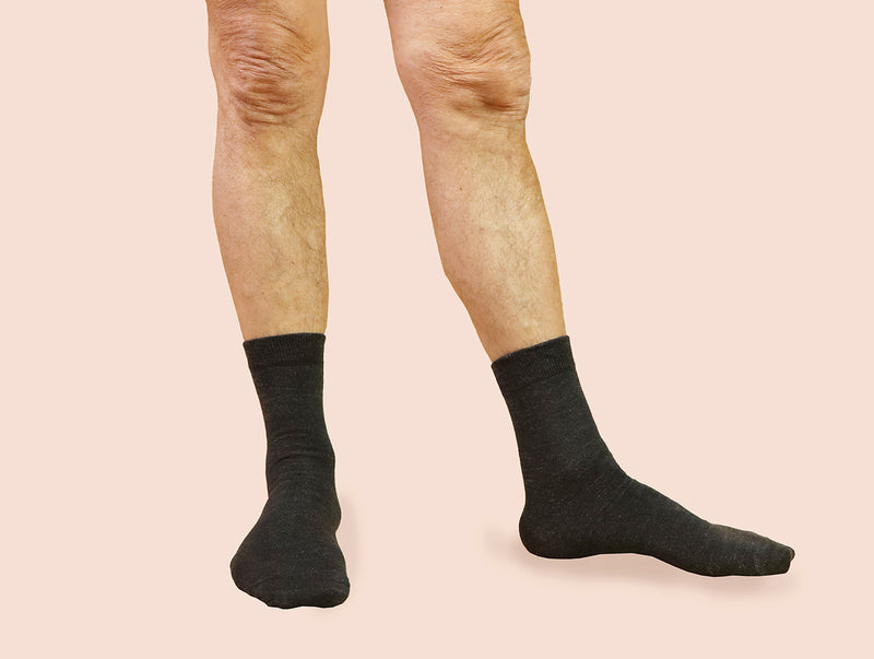 Petrone-chaussettes-lin-coton-homme-posee-noir