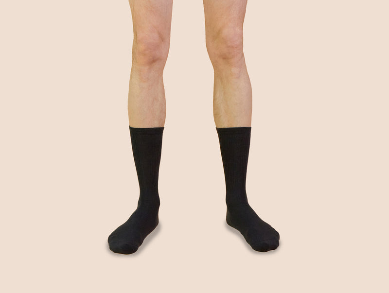 Petrone-chaussettes-tennis-coton-bio-unies-hautes-homme-noir-portées